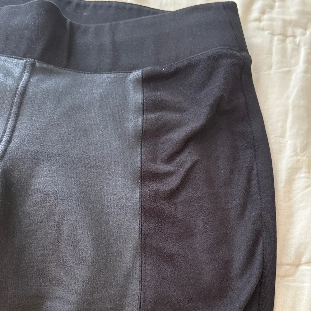 Liverpool mixed media Sienna pull on leggings. Worn once.‎ 98 retail